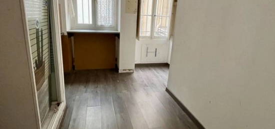 Studio  à vendre, 1 pièce, 9 m², Étage 2/4