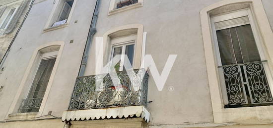 Appartement 106 m² avec balcon à NIMES AMIRAL COURBET