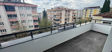 ÇAĞALOĞLU CADDESİNDE 1+1 SÜPER KONUM DAİRE