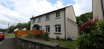 3 bedroom semi-detached house