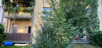 Erdgeschoss 2-Raumwohnung, Bad mit Wanne innenliegend, Balkon in den Garten, ASR