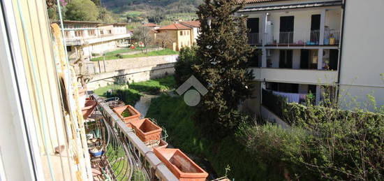 4 LOCALI A FIESOLE