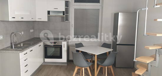 Pronájem bytu 1+kk 28 m², Plzeňská, Králův Dvůr