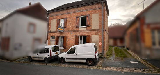 Adorable maison à rénover en centre ville de Sézanne