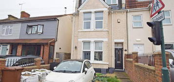 4 bed end terrace house for sale