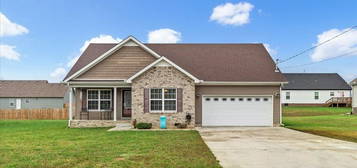 138 Ridge St, Manchester, TN 37355