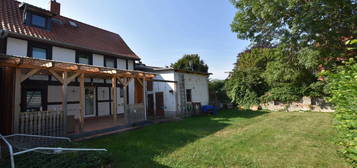 Schönes Haus mit großer Terrasse und ruhigem Grundstück