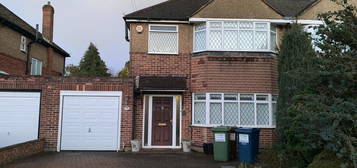 3 bedroom semi-detached house to rent