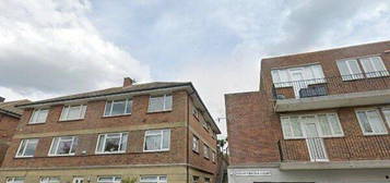 Studio to rent in Middlesex Road, Bexhill-On-Sea TN40