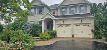 25 Golflinks Dr, Ottawa, ON K2J 4Y1
