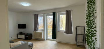 Renovierte 2 Zimmer in zentraler Lage