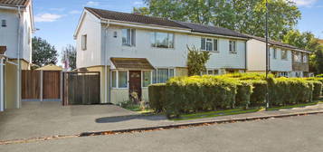 3 bed semi-detached house for sale