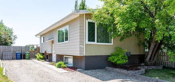 420 E Spring Haven Ct SE, Airdrie, AB T4A 1M5