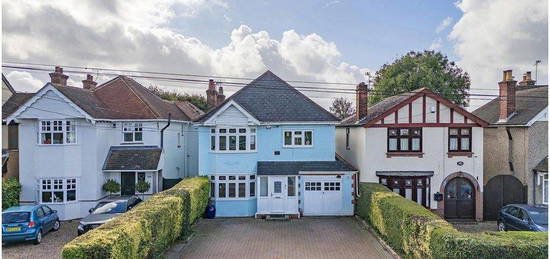 5 bed detached house to rent