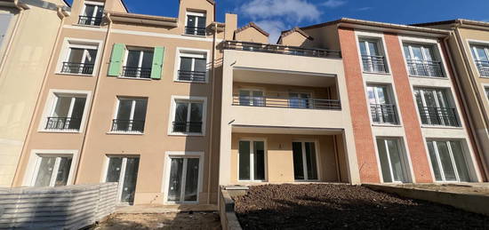 APPARTEMENT T3 AVEC BALCON ET PARKING