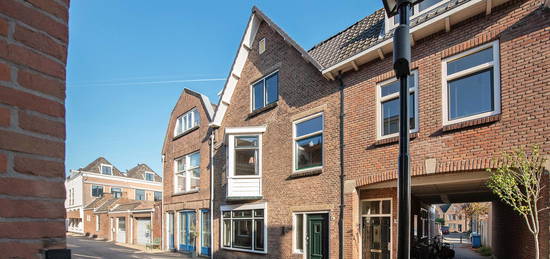 Voorhofstraat 6