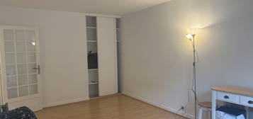 Studio meublé 30 m2 : Rue Turenne