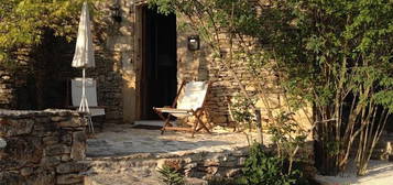 Maison et ses 3 gîtes gîtes avec vue sur la vallée de la Dor