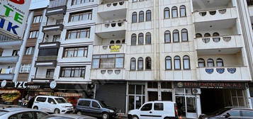 AKÇAABAT KAVAKLI RAHMAN CAMİ KARŞISINDA SATILIK 3+1 DAİRE