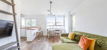 Flat for sale in Brondesbury Road, London NW6