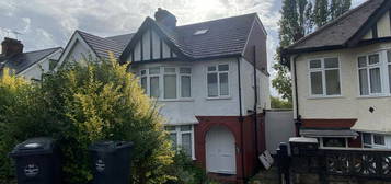 6 bedroom semi-detached house for sale