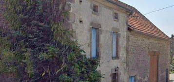 Maison +2 magnifiques granges, 6000m2 + puit