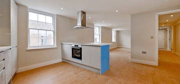 3 bed flat to rent