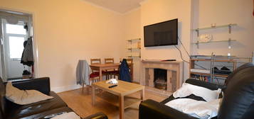 4 bed shared accommodation to rent