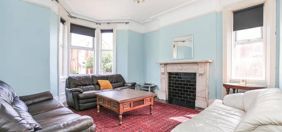 Terraced house to rent in Osborne Road, Jesmond, Newcastle Upon Tyne NE2