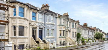 Flat to rent in Queens Park Road, Brighton BN2