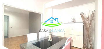 Apartamento T4 na primeira linha de mar