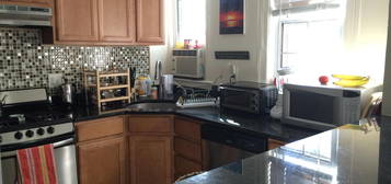 3516 W Pl   NW #200, Washington, DC 20007