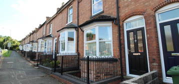 6 bedroom terraced house