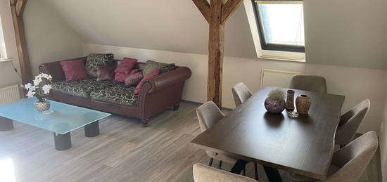 Schöne, helle, neu teilmöblierte und renovierte 3 Zi DG Wohnung mit Terrasse in Lüneburg/ Uni Nähe