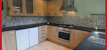 2 bed end terrace house to rent