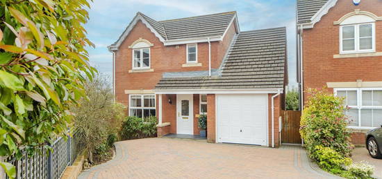 4 bed detached house for sale