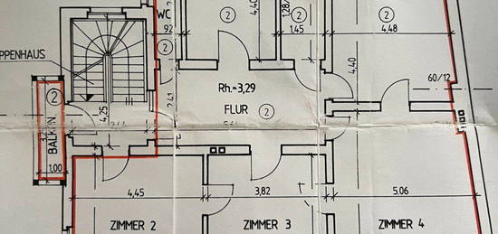 Zentrale, schöne 4 Zimmer Wohnnug im Altbau