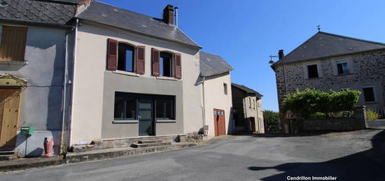 Maison de ville 75m2 hab. , 2 chambres  Avec garage et coure