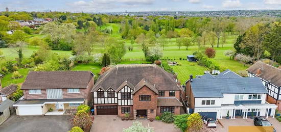 7 bedroom detached house