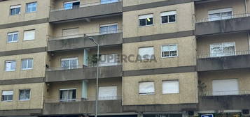 Apartamento T2 com lugar de garagem no centro de Barcelos