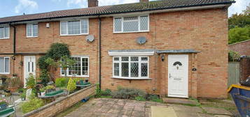 End terrace house to rent in Turners Hill, Hemel Hempstead HP2