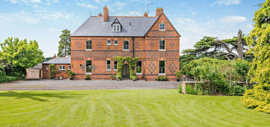 6 bedroom detached house for sale