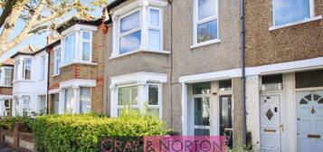 Maisonette to rent in Archer Road, South Norwood SE25