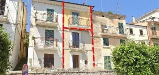 Casa indipendente all'asta in corso Umberto s.n.c