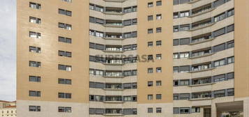 Apartamento T3 em Campolide de 120,00 m²