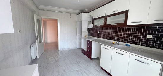 ATAPARK 540 CADDE ÜZERİ ÖN CEPHE 3+1 FULL YAPILI KİRALIK DAİRE