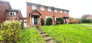 Link-detached house to rent in Bushy Hill Drive, Guildford GU1