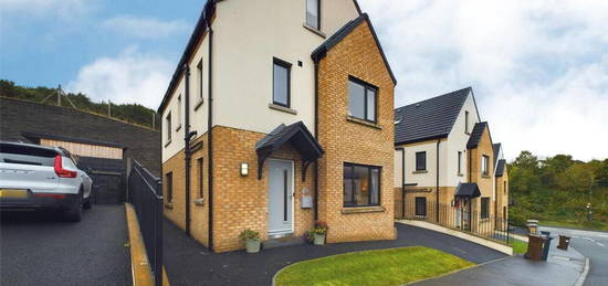 5 Fort Ridge, Newry, BT35 8XQ