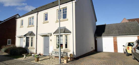 3 bedroom semi-detached house for sale