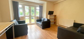 4 bedroom terraced house to rent